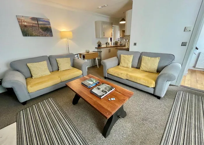 Seaforth Cottage -Dog Friendly, Historical Fishertown, Central Location