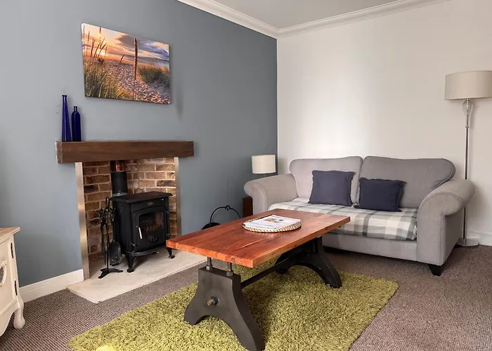Seaforth Cottage -Dog Friendly, Historical Fishertown, Central Location