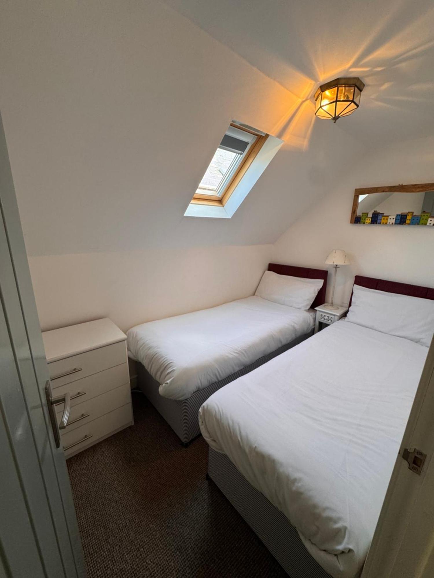 Holiday home Seaforth -dog Friendly, Historical Fishertown, Location *